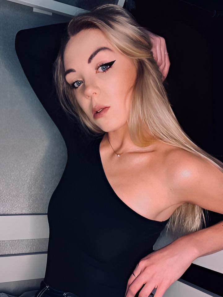 Индивидуалка Алиса, доступна для личного знакомства от 5000 руб