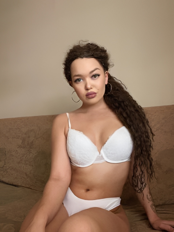 Леночка привлекальеная девушка из Выборга цена от 2000 руб