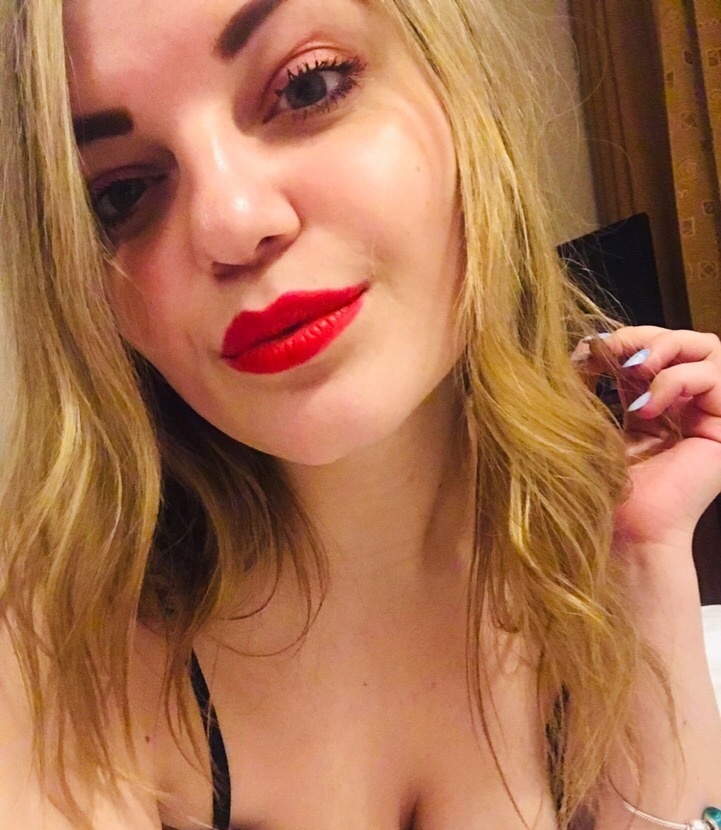 Надежда привлекальеная девушка из Выборга цена от 3500 руб