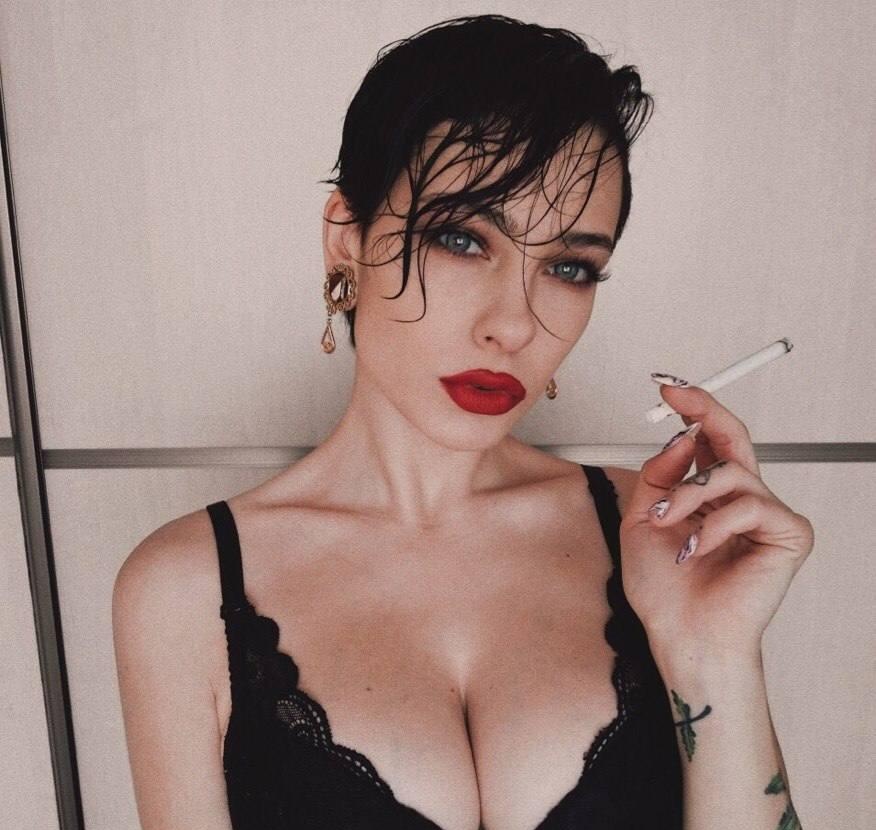 Александра привлекальеная девушка из Выборга цена от 6000 руб