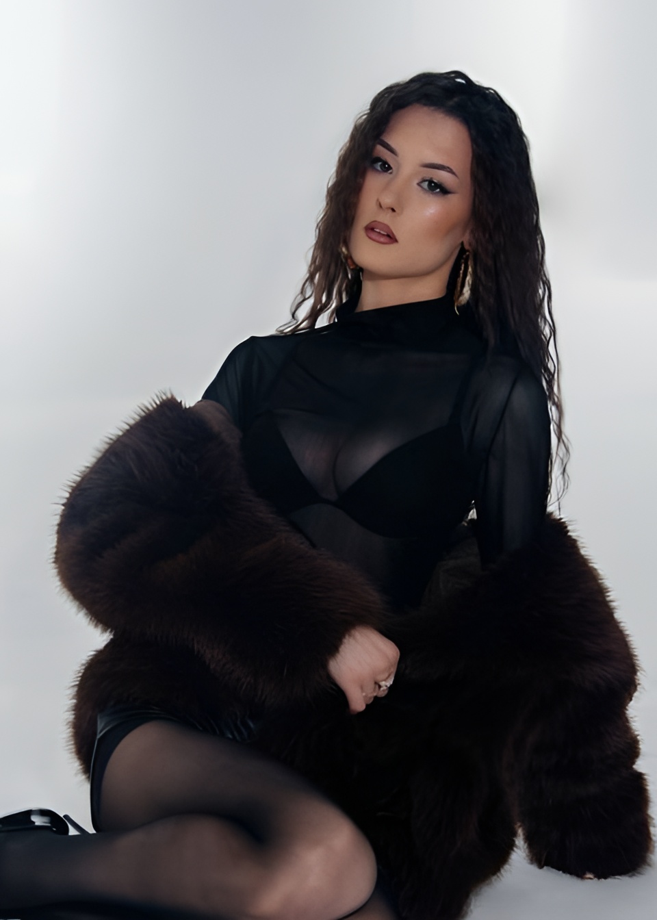 Юля привлекательная девушка из Выборга цена от 6000 руб