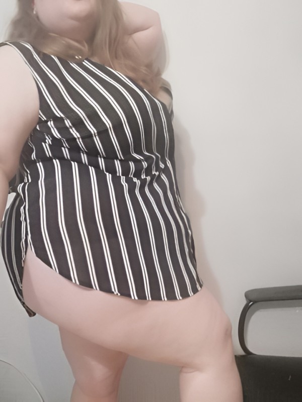 Анюта привлекательная девушка из Выборга цена от 2500 руб